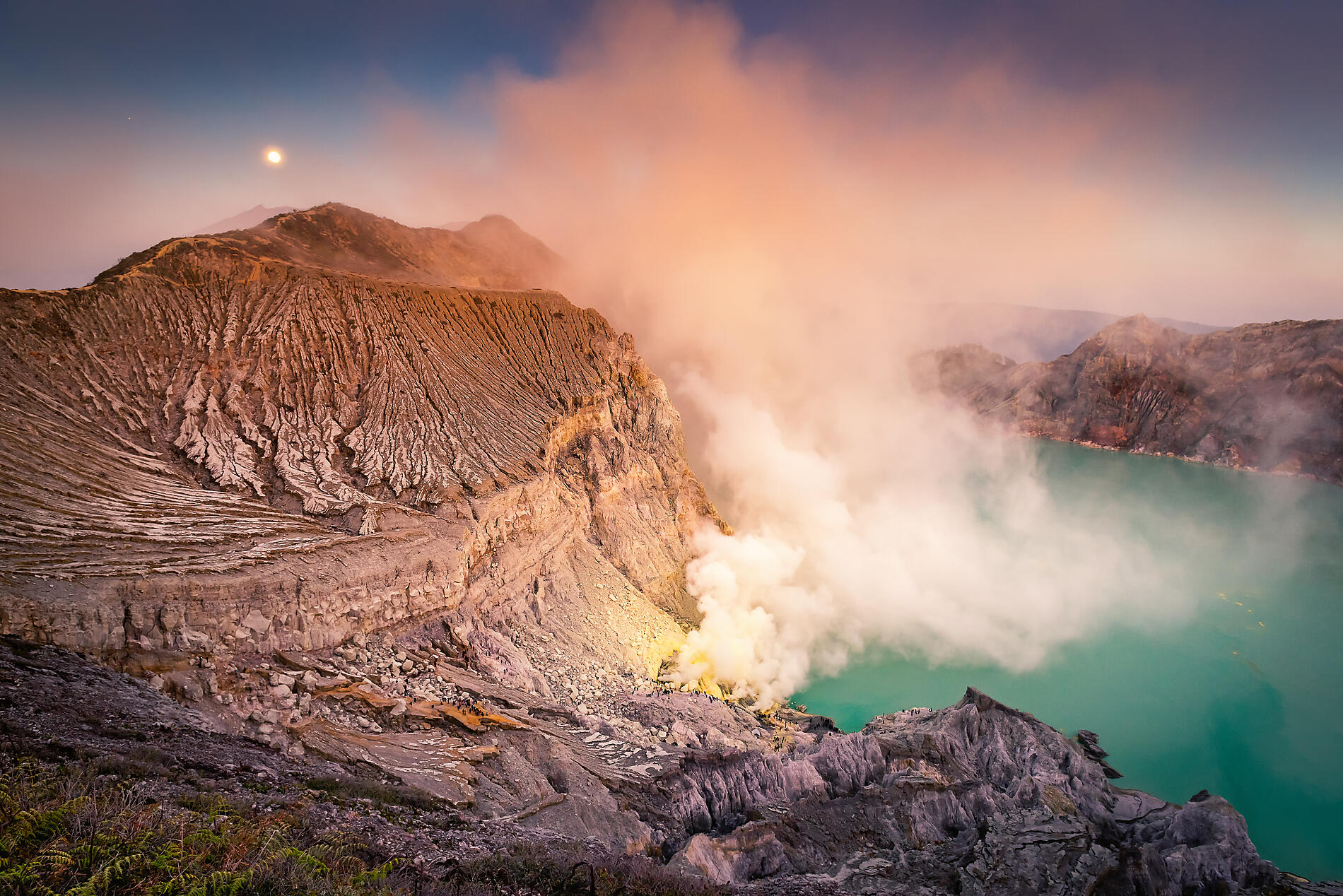 iStock-1042872908.jpg