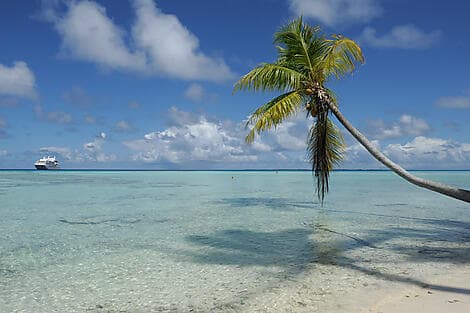 5 Aug 27 > 6 Aug 27 - Fakarava, Tuamotu Islands