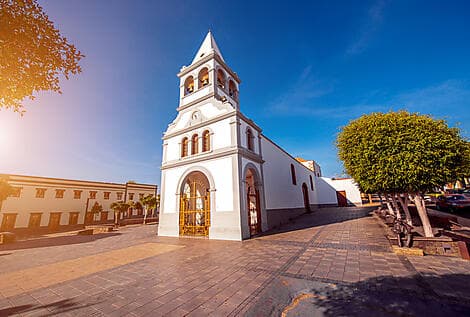 10 Apr 27 - Puerto del Rosario, Canary Islands