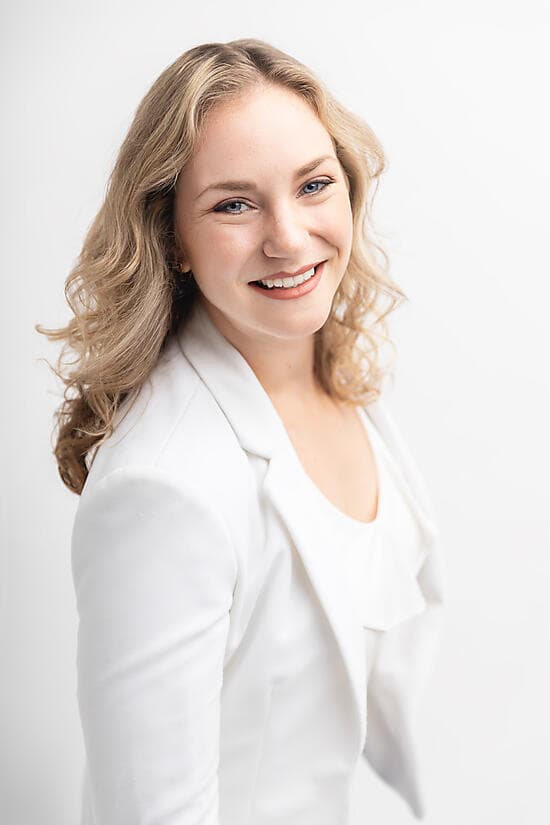 Phelps Headshot 3.jpeg