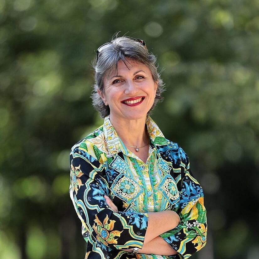 Photo Elisabeth MINIK format carré.jpg