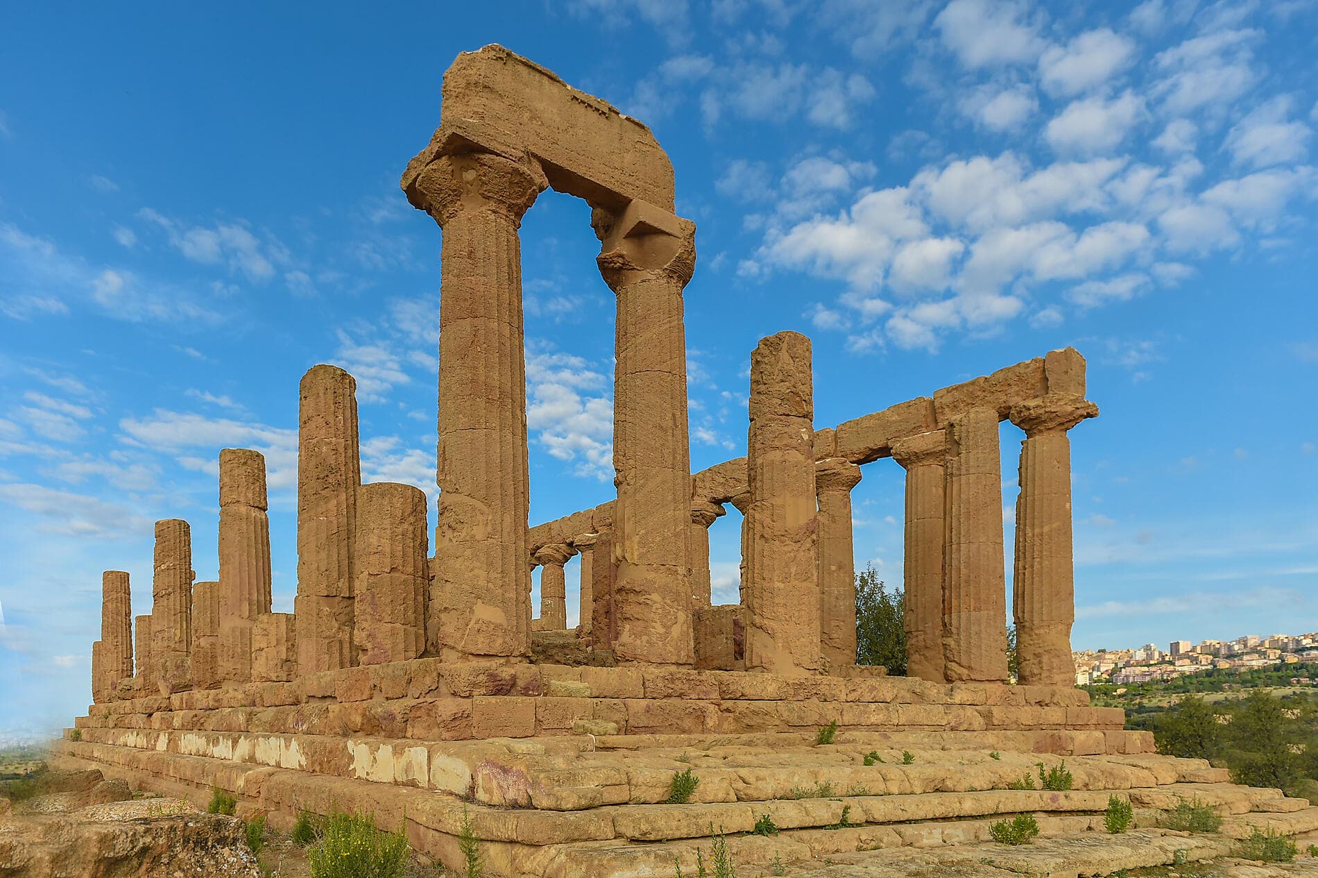 Sicilian gastronomy, diplomacy and heritage  