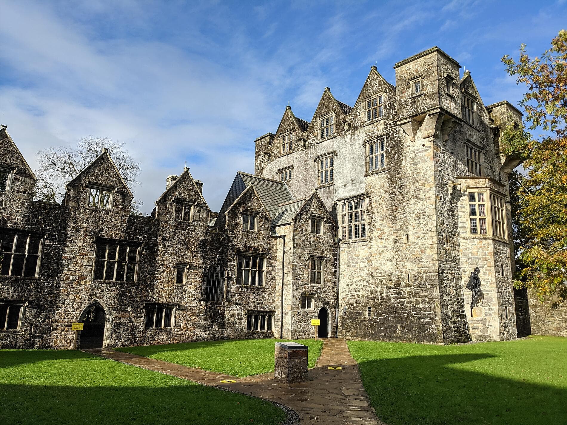 Around the Emerald Isle 