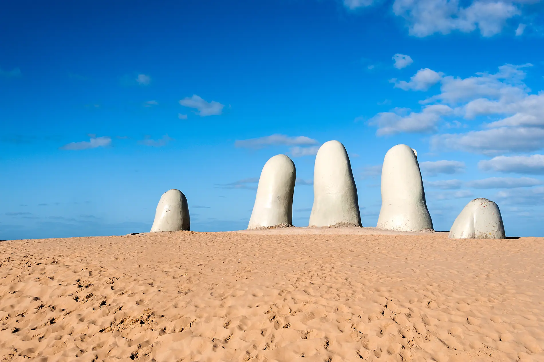 Emblematic South American shores and cities 