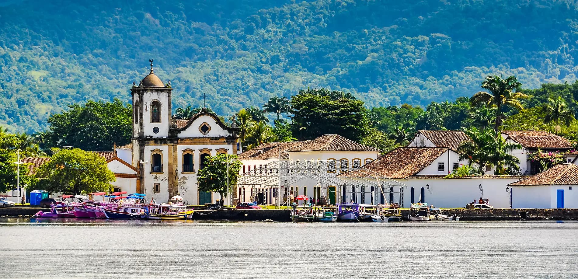 Emblematic South American shores and cities 