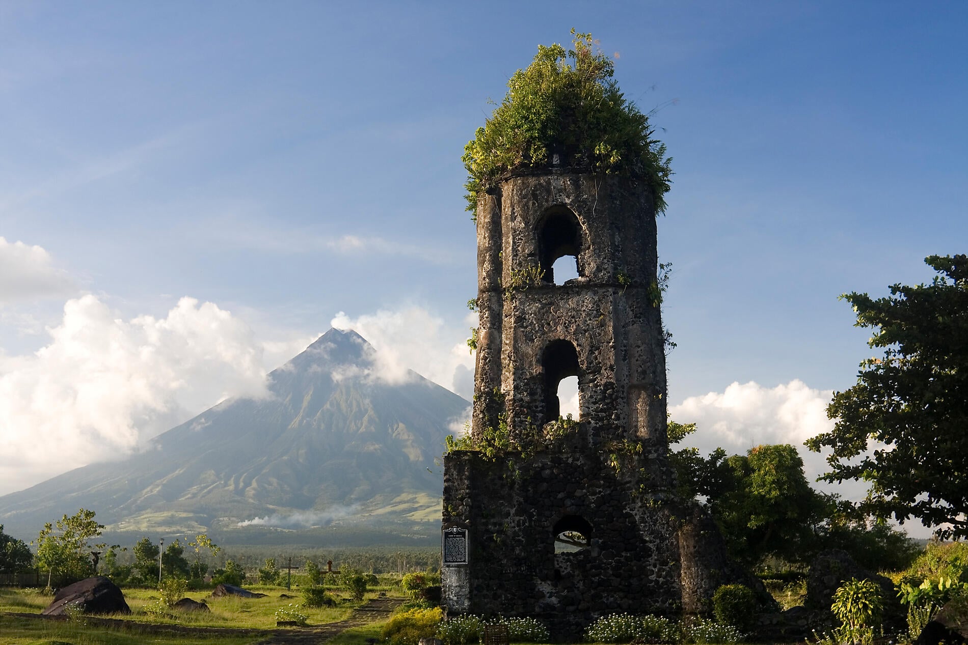 iStock_Legazpi-173558938.jpg