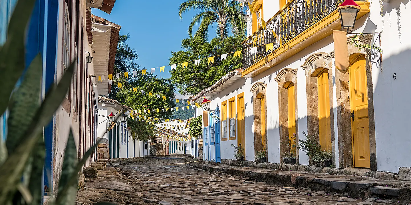 Emblematic South American shores and cities