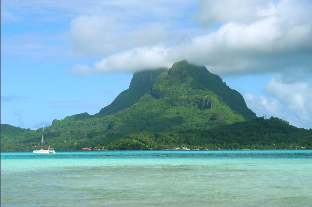 13_PG_BORABORA_MOUNTAIN©Florian-Courrège.jpg